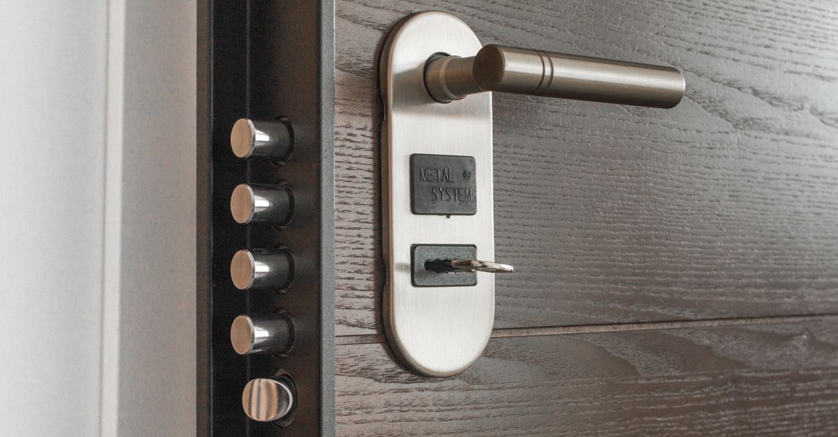 locksmith service technician — Maple Guard Locksmith Hamilton