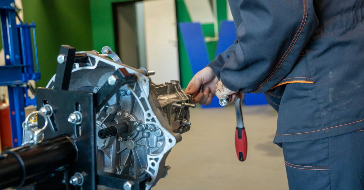 locksmith service technician — Maple Guard Locksmith Hamilton