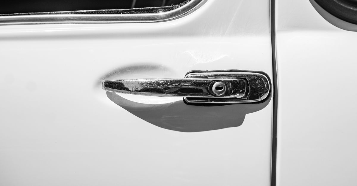 How Our Vehicle Lockout Service Actually Works — Step by Step — Maple Guard Locksmith Hamilton